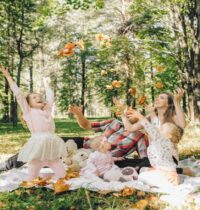 mulher le a biblia 1597527122154 v2 900x506 3 200x210 - Os 3 Princ&iacute;pios da Humildade