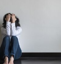 como parar a guerra em sua cabeca 2 200x210 - Vencendo a depress&atilde;o: Um caminho de cura para mulheres