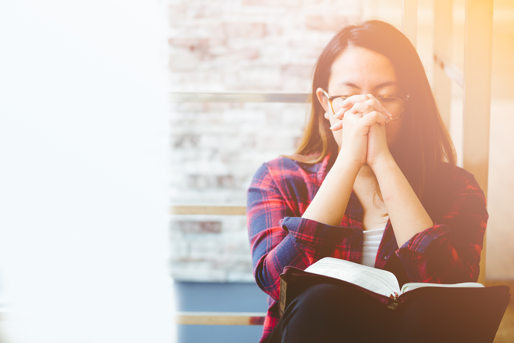 mulherorandocombiblia - Frutificando em Tempos de Crise