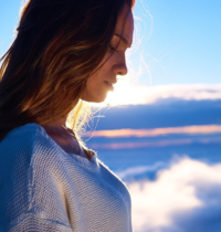 Site de Lancamento de Beleza Fotografico Creme e Marrom 7 200x210 - A Cura das Emo&ccedil;&otilde;es